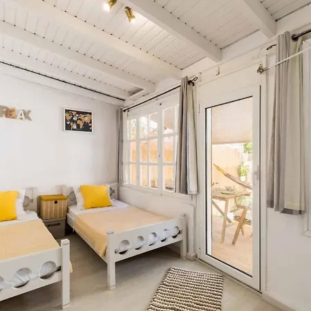 Secret Garden House, A Few Steps From The Sea Apartment *