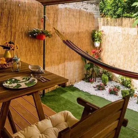 Apartment Secret Garden House, A Few Steps From The Sea *